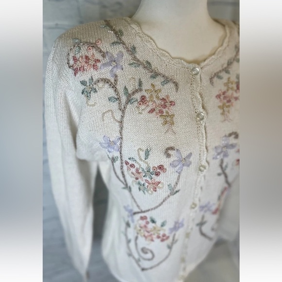 Vintage PARIS SMITH L cream Embroidered Cottagecore coquette Sweater cardigan - Picture 5 of 15